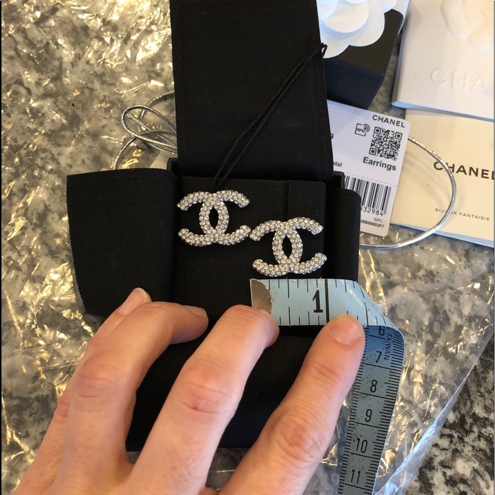 ❌SOLD❌Chanel XL 21C Crystal Earrings NEW wreceipt! - Picture 10 of 13